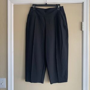Athleta Stellar Wide Crop Black Pants Sz.6P Versatile Minimalist Comfort